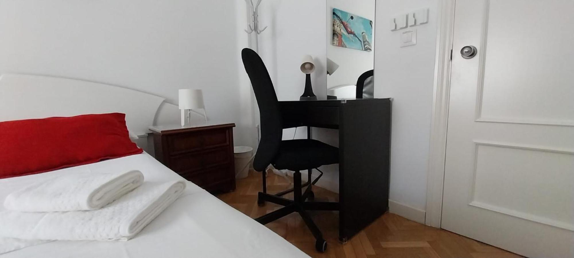 Madrid Center Room Private 7 Minutes Or 4 Metro Stops Exterior photo